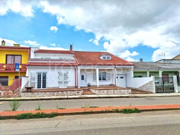 casa indipendente in vendita a Serramanna