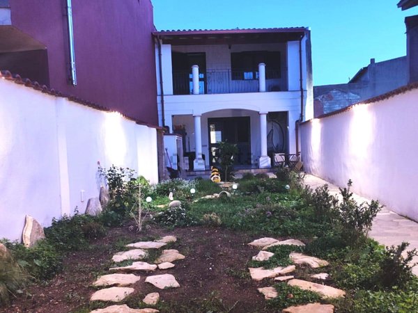 casa indipendente in vendita a Serramanna