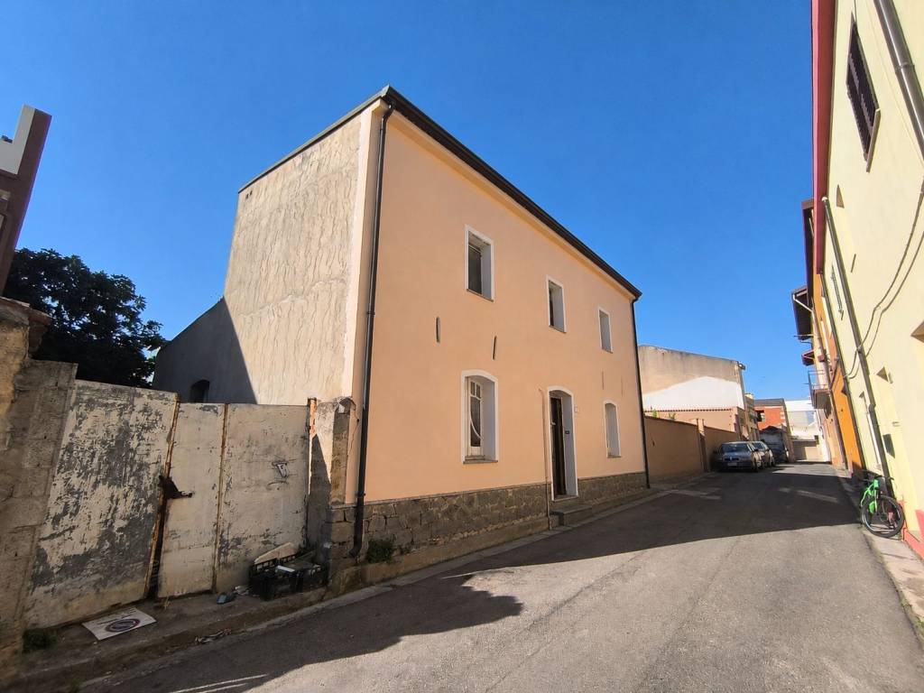 casa indipendente in vendita a Serramanna