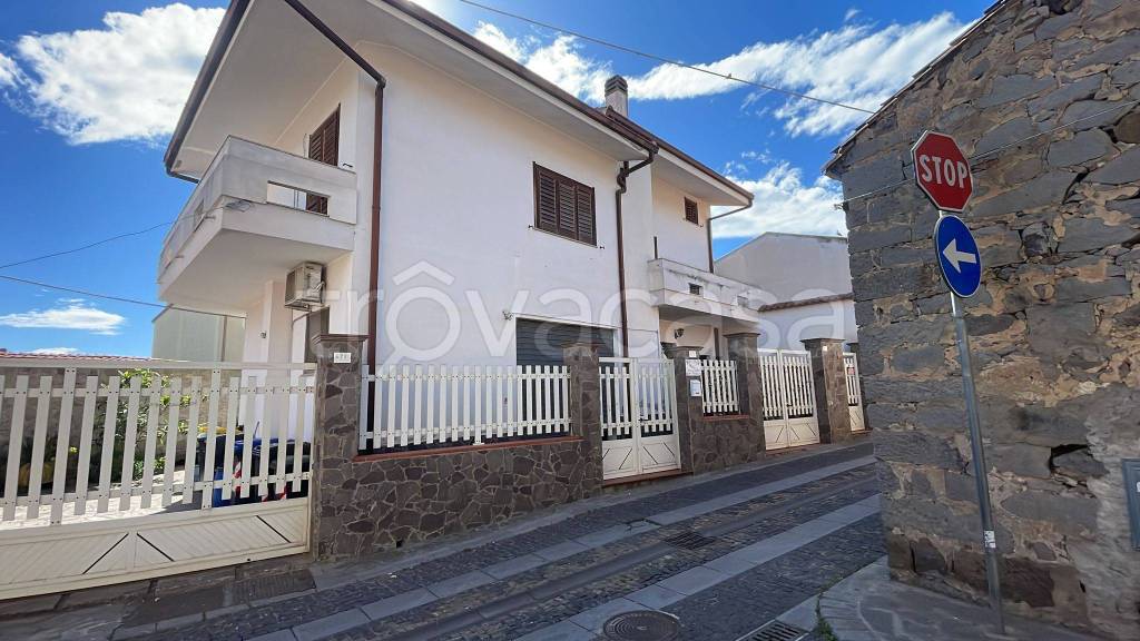 casa indipendente in vendita a Serrenti