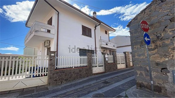 casa indipendente in vendita a Serrenti