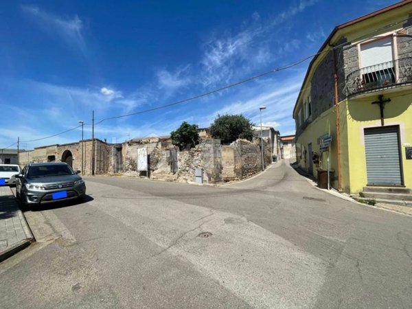 terreno edificabile in vendita a Serrenti
