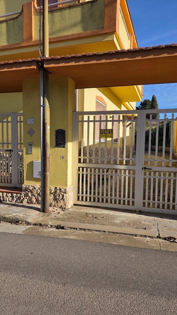 casa indipendente in vendita a Serrenti