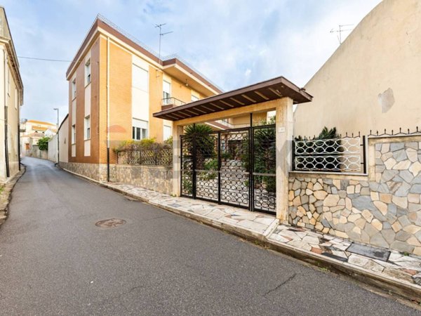 casa indipendente in vendita a Serrenti
