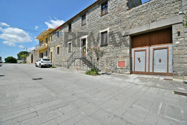 casa indipendente in vendita a Serrenti