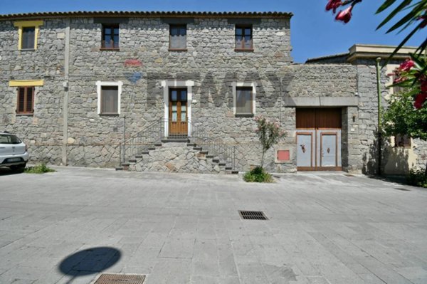 casa indipendente in vendita a Serrenti