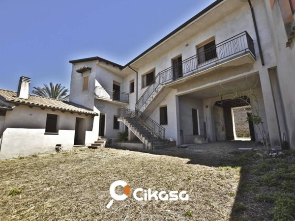 casa indipendente in vendita a Serrenti