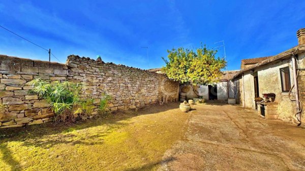 casa indipendente in vendita a Siurgus Donigala