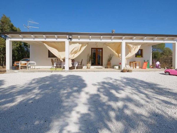 casa indipendente in vendita a Teulada
