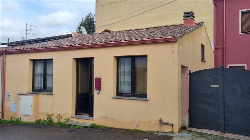 casa indipendente in vendita a Teulada in zona Malfatano