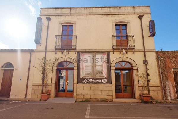 negozio in vendita a Teulada in zona Malfatano