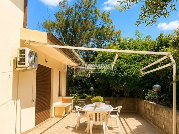 casa indipendente in vendita a Teulada in zona Malfatano