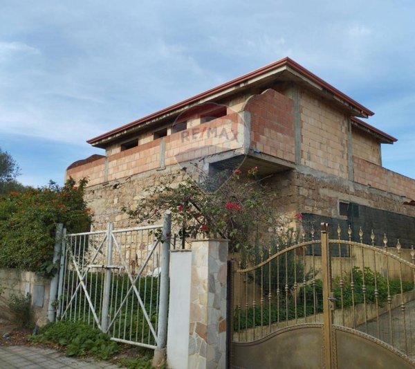 casa indipendente in vendita a Tratalias