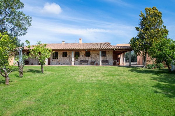 casa indipendente in vendita a Tratalias