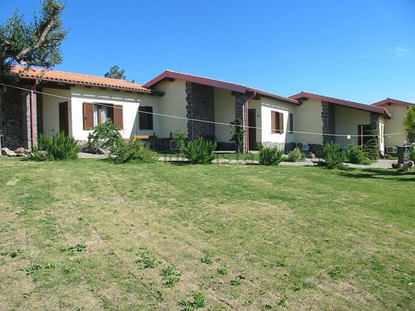 casale in vendita a Tratalias