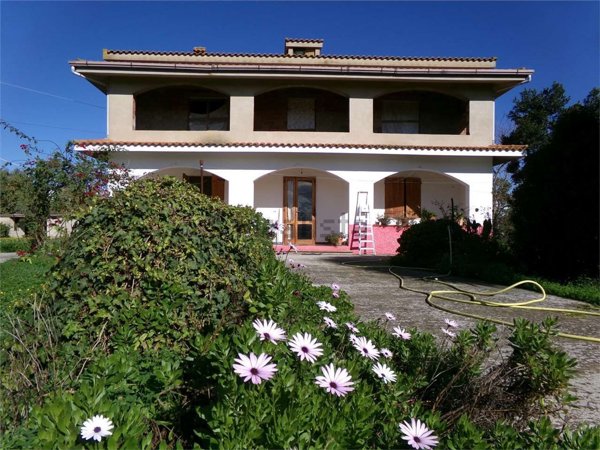 casa indipendente in vendita a Vallermosa