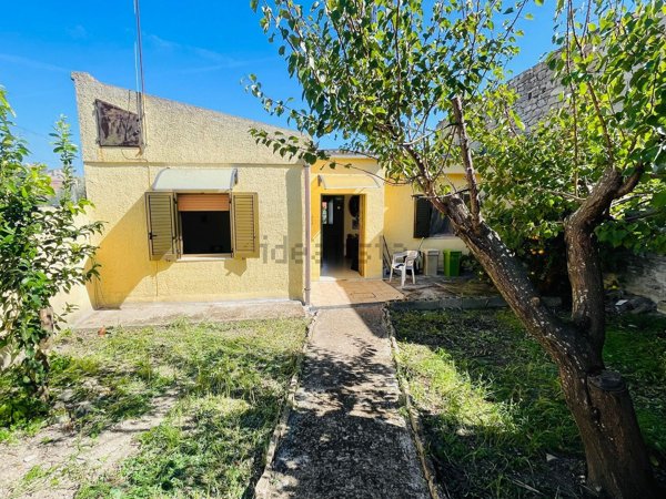 casa indipendente in vendita a Villanovafranca