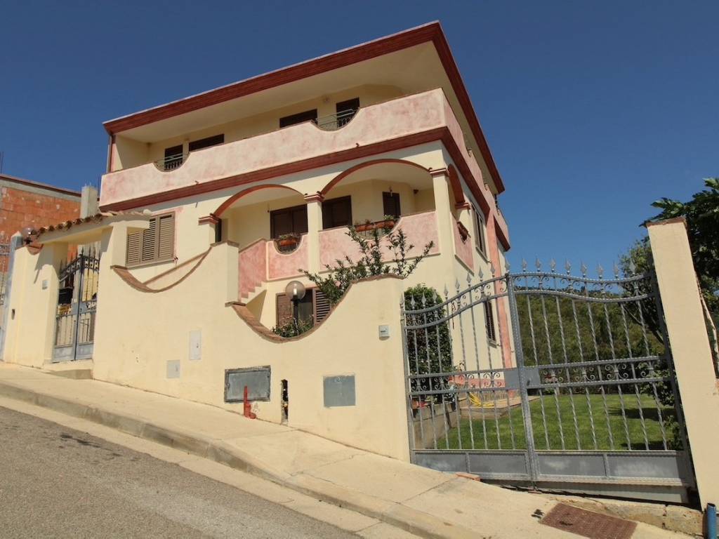 casa indipendente in vendita a Villaputzu in zona Porto Corallo