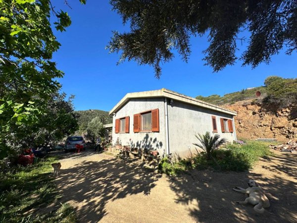 casa indipendente in vendita a Villaputzu in zona Santa Maria