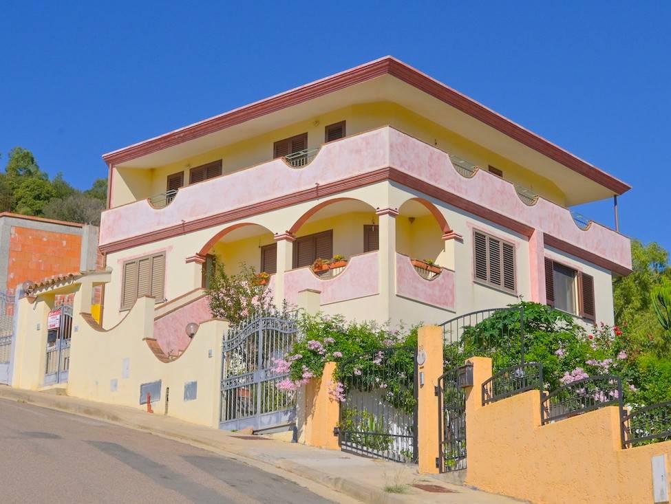 casa indipendente in vendita a Villaputzu in zona Santa Maria