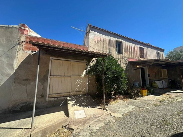 casa indipendente in vendita a Villaputzu in zona Santa Maria