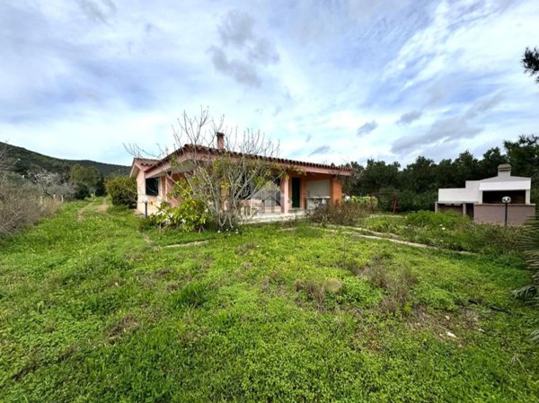 casa indipendente in vendita a Villaputzu in zona Porto Tramatzu