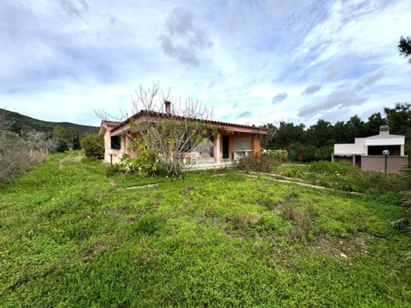 casa indipendente in vendita a Villaputzu in zona Porto Tramatzu