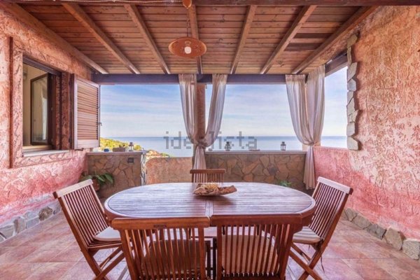 quadrivano in vendita a Villaputzu in zona Porto Corallo