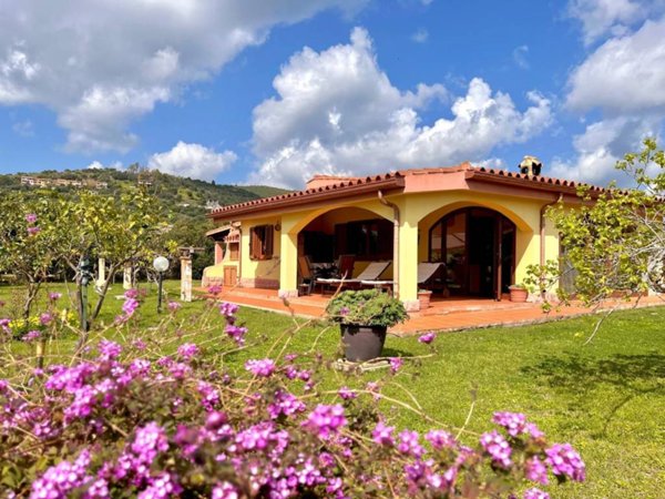 casa indipendente in vendita a Villaputzu in zona Porto Corallo