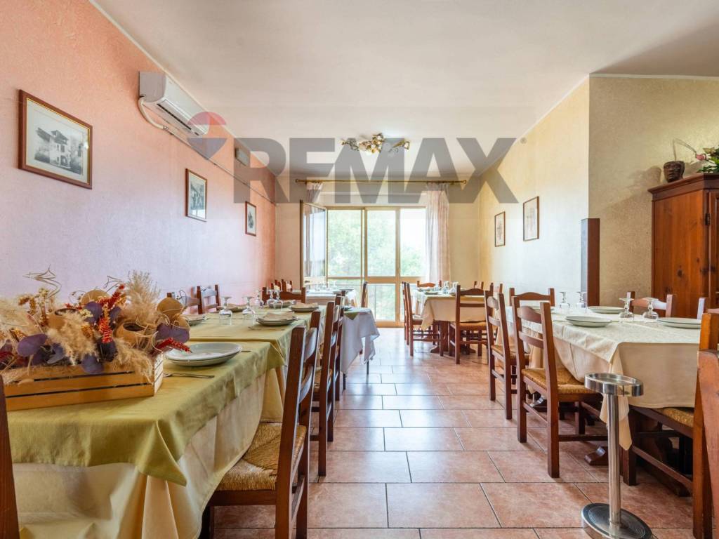 negozio in vendita a Villaputzu in zona Porto Corallo