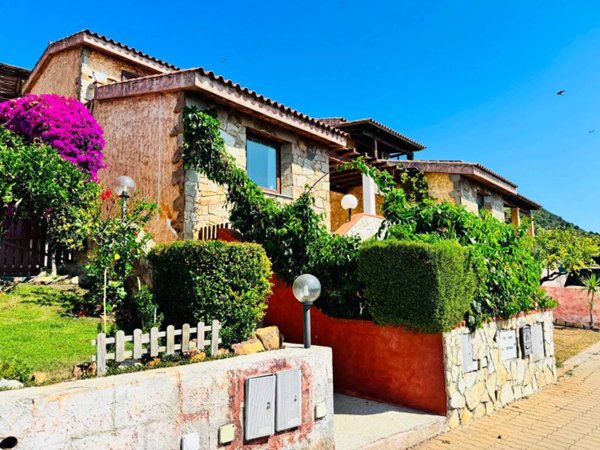 casa indipendente in vendita a Villaputzu in zona Porto Tramatzu