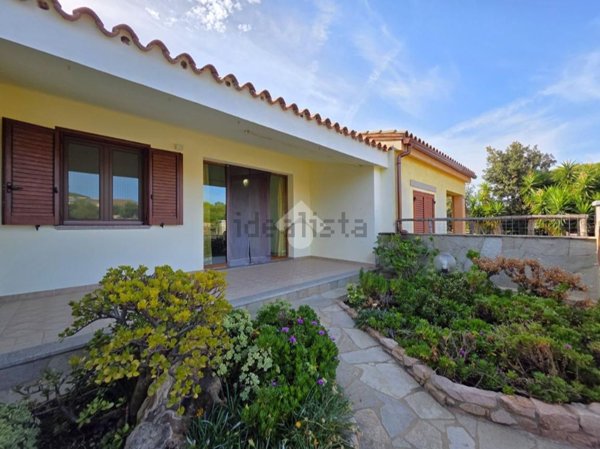 casa indipendente in vendita a Villaputzu in zona Porto Corallo