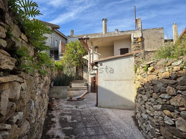 casa indipendente in vendita a Villasalto