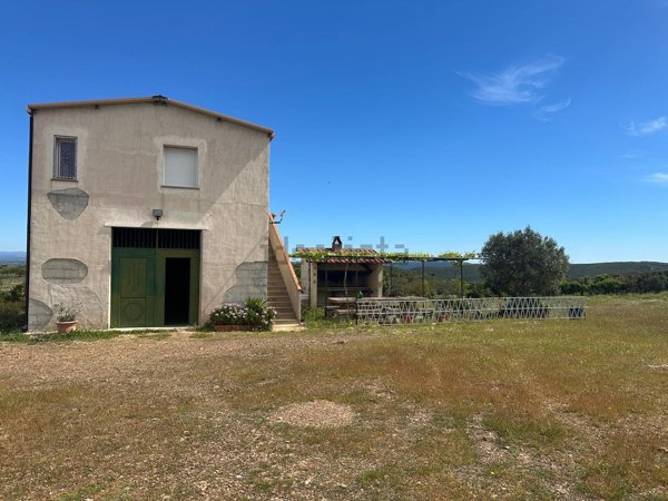 casa indipendente in vendita a Villasalto in zona Terrapieno