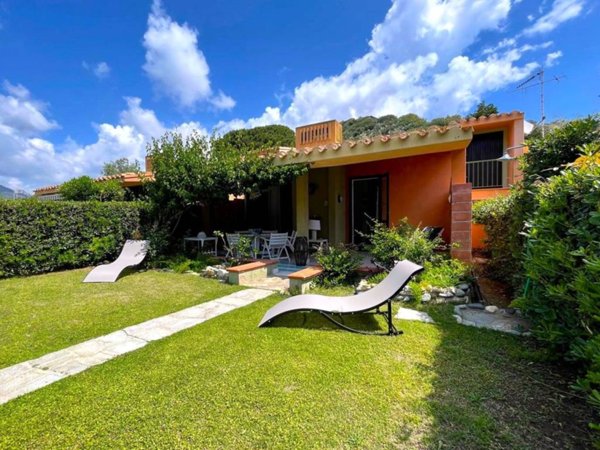 casa indipendente in vendita a Villasimius