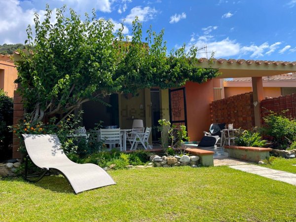 casa indipendente in vendita a Villasimius