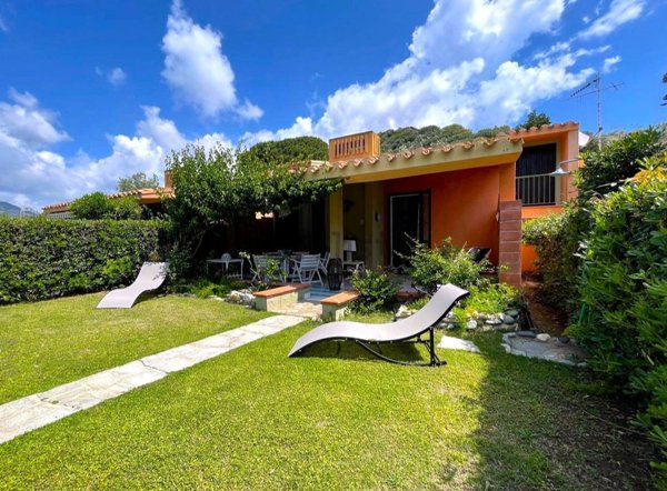 casa indipendente in vendita a Villasimius