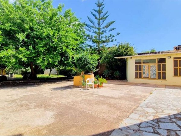 intera palazzina in vendita a Villasimius