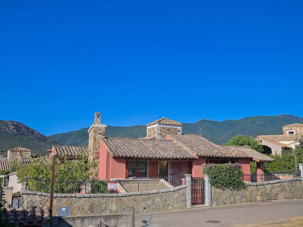 casa indipendente in vendita a Villasimius