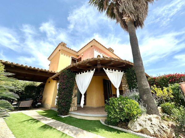 casa indipendente in vendita a Villasimius