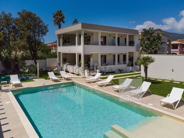 casa indipendente in vendita a Villasimius