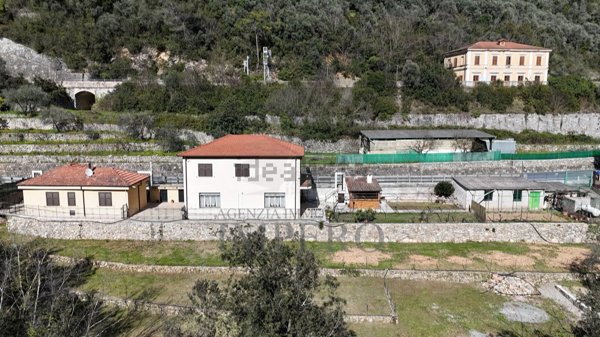 casa indipendente in vendita ad Airole