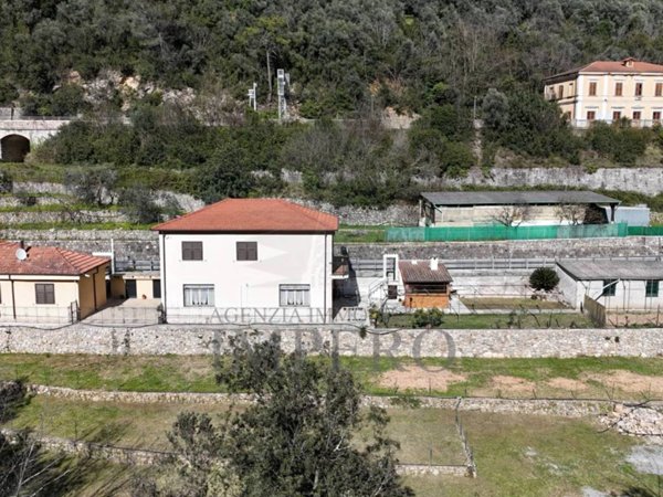 casa indipendente in vendita ad Airole