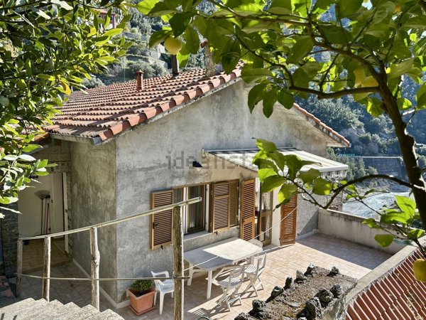 appartamento in vendita ad Airole