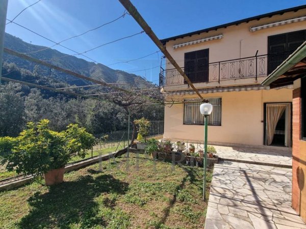 casa indipendente in vendita ad Airole