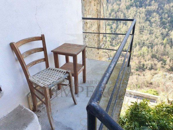 appartamento in vendita ad Apricale