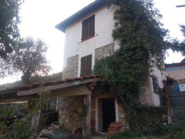casa indipendente in vendita ad Apricale