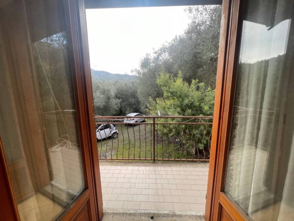 casa indipendente in vendita ad Apricale