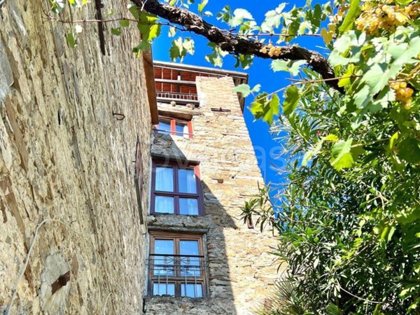 casa indipendente in vendita ad Apricale