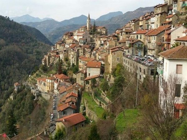appartamento in vendita ad Apricale
